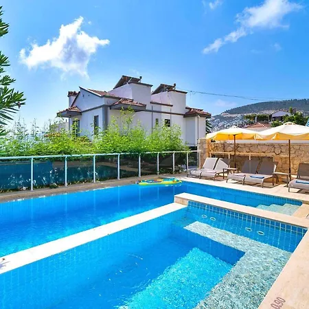 5 Bedroom Luxury - Walking Distance To The Town *
