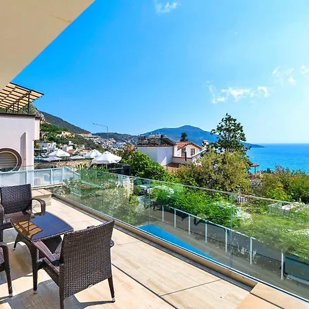 5 Bedroom Luxury - Walking Distance To The Town Villa *