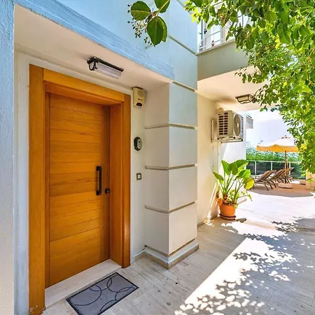 Villa 5 Bedroom Luxury - Walking Distance To The Town *