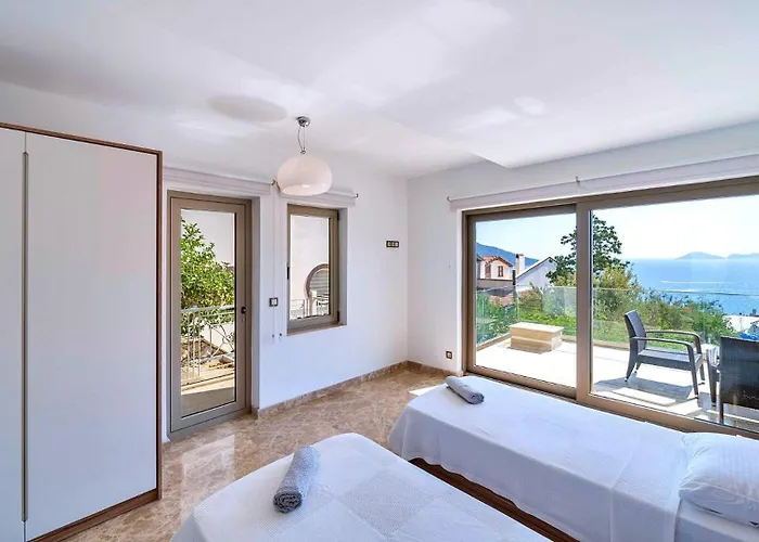 5 Bedroom Luxury - Walking Distance To The Town *