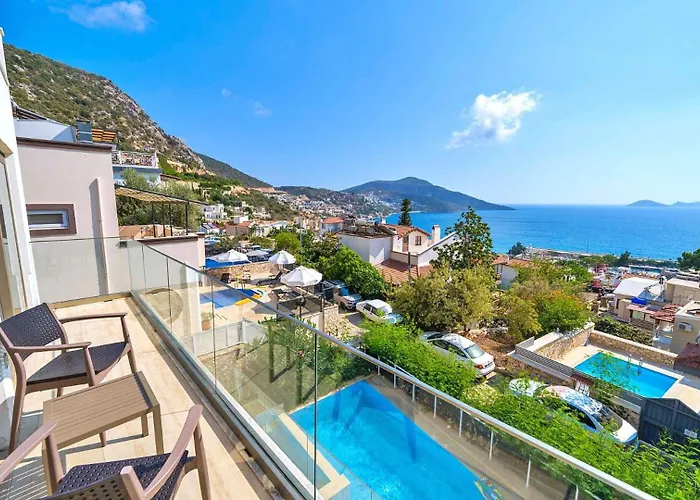Villa 5 Bedroom Luxury - Walking Distance To The Town *