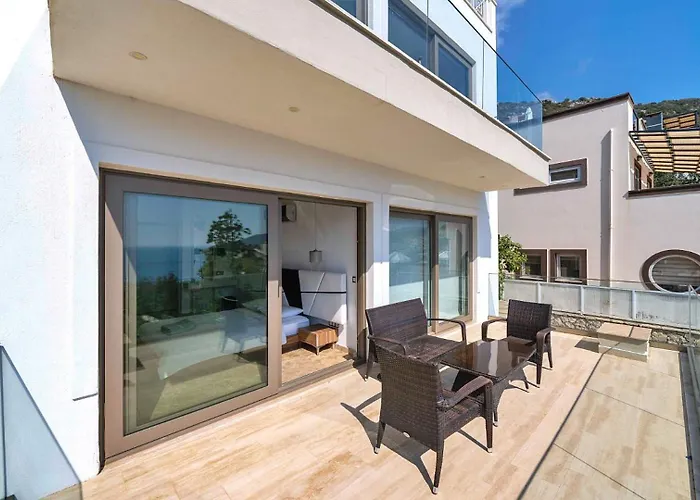 5 Bedroom Luxury - Walking Distance To The Town *