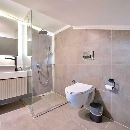 Villa 5 Bedroom Close To The Town 9629 Kalkan