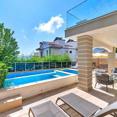 5 Bedroom Close To The Town 9629 Villa *