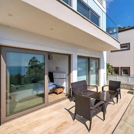 5 Bedroom Luxury - Walking Distance To The Town *